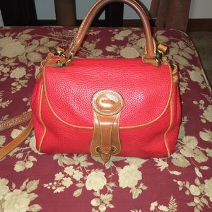 Authentic Dooney & Bourke Handbag w/ Strap!! 👜